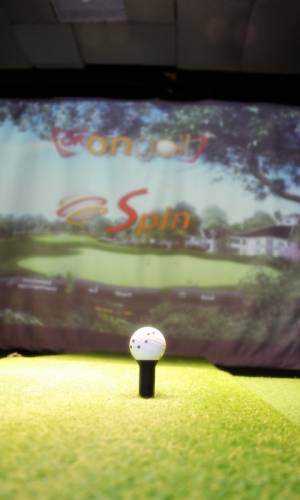 Fun Golf at Spring Rock Golf – Enjoy Family-friendly Golf Entertainment Year-round Fun Golf experience at Spring Rock Golf – Family-friendly entertainment with virtual targets and point tracking